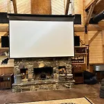 Millar Oaks Ranch - Barn Retreat, Near Yosemite