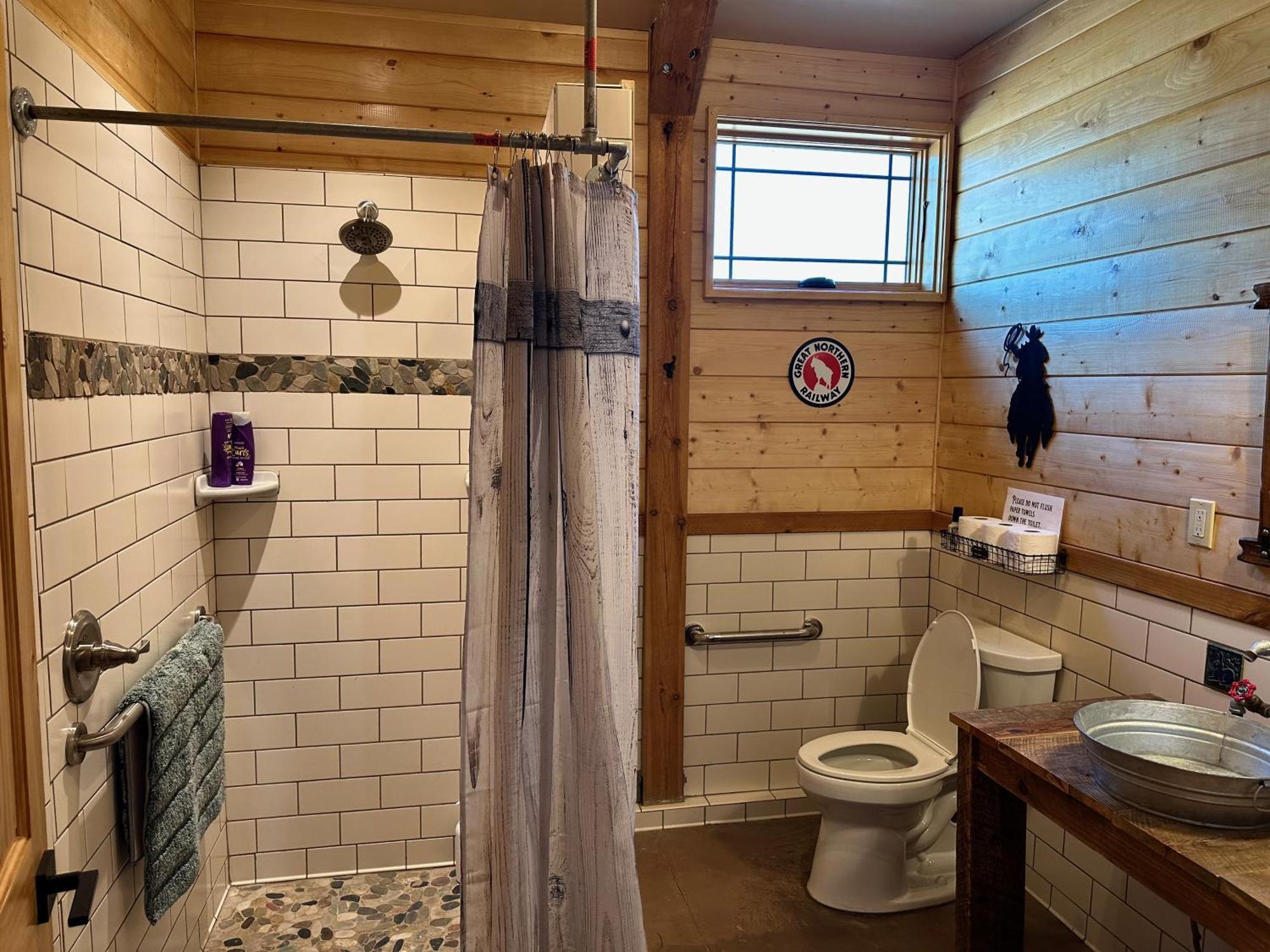 Millar Oaks Ranch - Barn Retreat, Near Yosemite Ferienhaus *